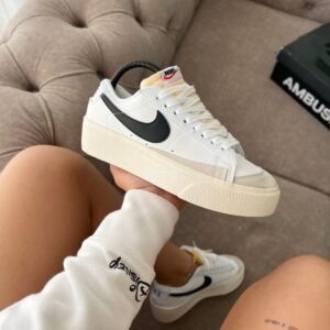 NIKE BLAZER LOW