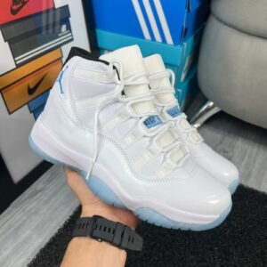 NIKE JORDAN RETRO 11
