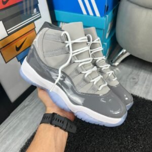 NIKE JORDAN RETRO 11