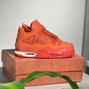 NIKE JORDAN RETRO 4