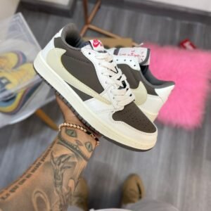 NIKE JORDAN RETRO 1 TRAVIS